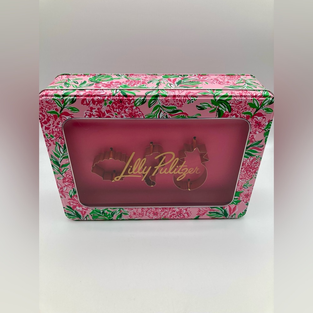 NEW Lilly Pulitzer GWP Cookie Exchange Kit With Cookie Cutters and Tin